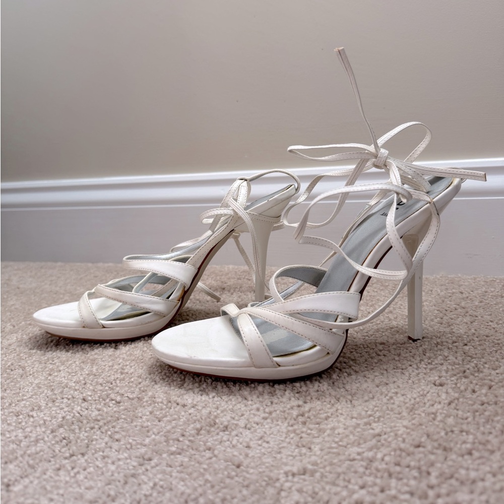 White Tie Up Strappy Heels Ankle Wrap Sandals Platform Stiletto Size 7 - Picture 2 of 10